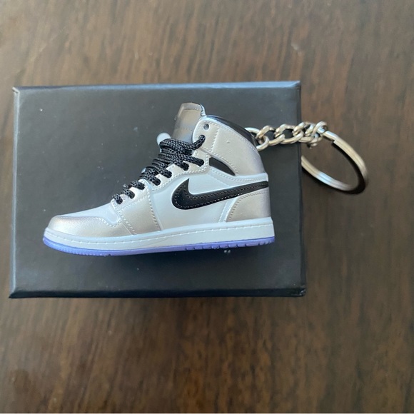 NEW mini 3D sneaker keychain Kawhi Leonard Air Jordan 1 Hi Retro "Think 16" - Picture 3 of 7